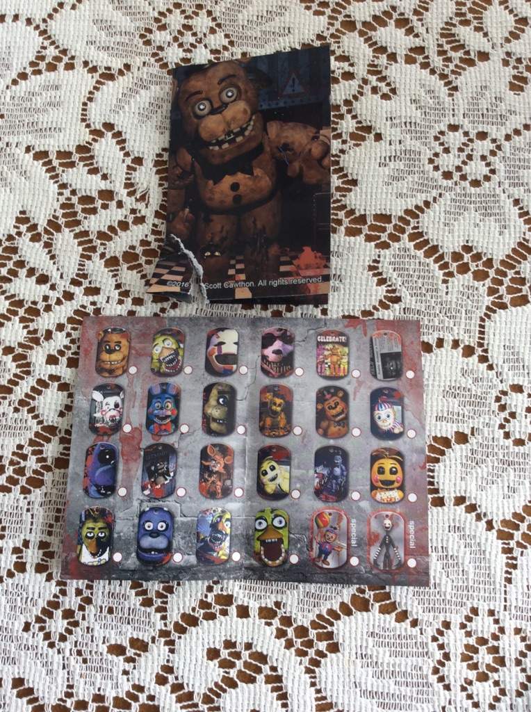 FNAF MERCHANDISE REVIEW | Five Nights At Freddy's Amino