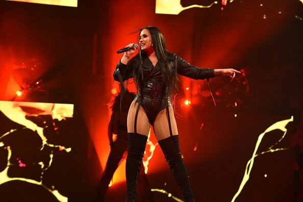 Fotos Do Primero Show da Tell Me You Love Me Tour San Diego | Demi Lovato World Amino