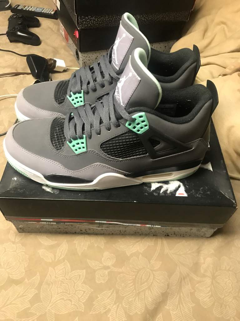 4s green glow