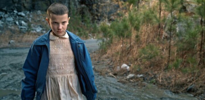 Stranger Things Pourquoi Elfe Perd Ses Pouvoirs L'évolution d'Eleven à travers ses tenues. | Stranger Things [FR] Amino