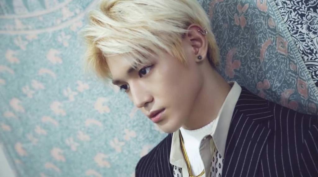 1. Taeyong's Silver Blonde Hair Transformation - wide 2