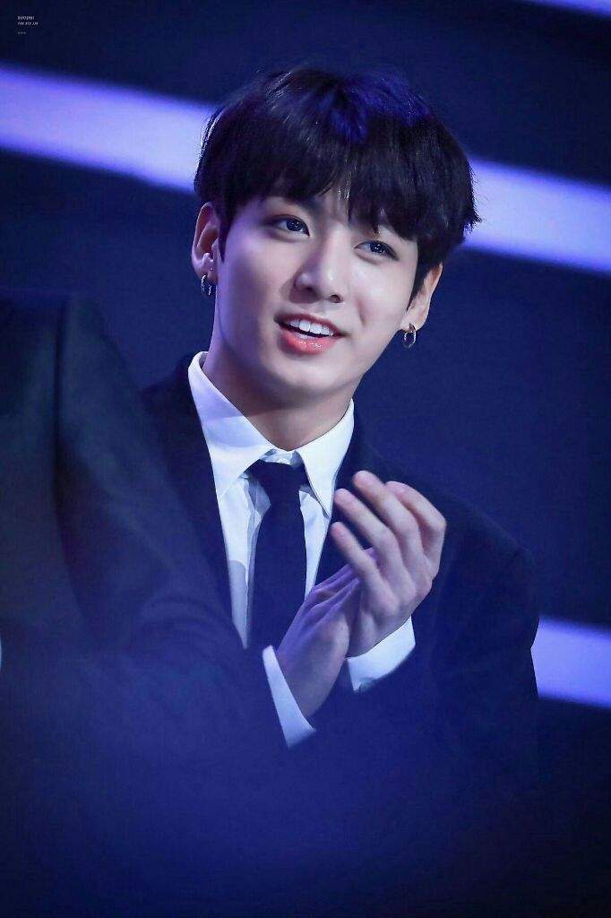 Dia 22! Bias de cabelo preto - Jungkook | ARMY-BR Amino