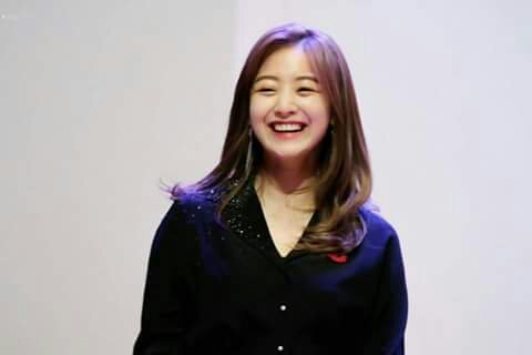 Bless you feeds with her Sweetest Smile 💖💖 #Jihyo | Twice (트와이스)ㅤ Amino