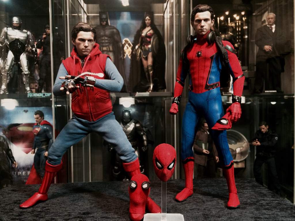 tom holland hot toys