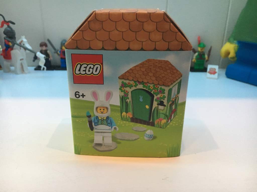 lego easter bunny hut