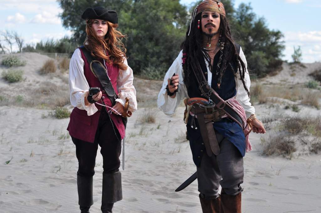 Jack Sparrow & Elizabeth Swann.