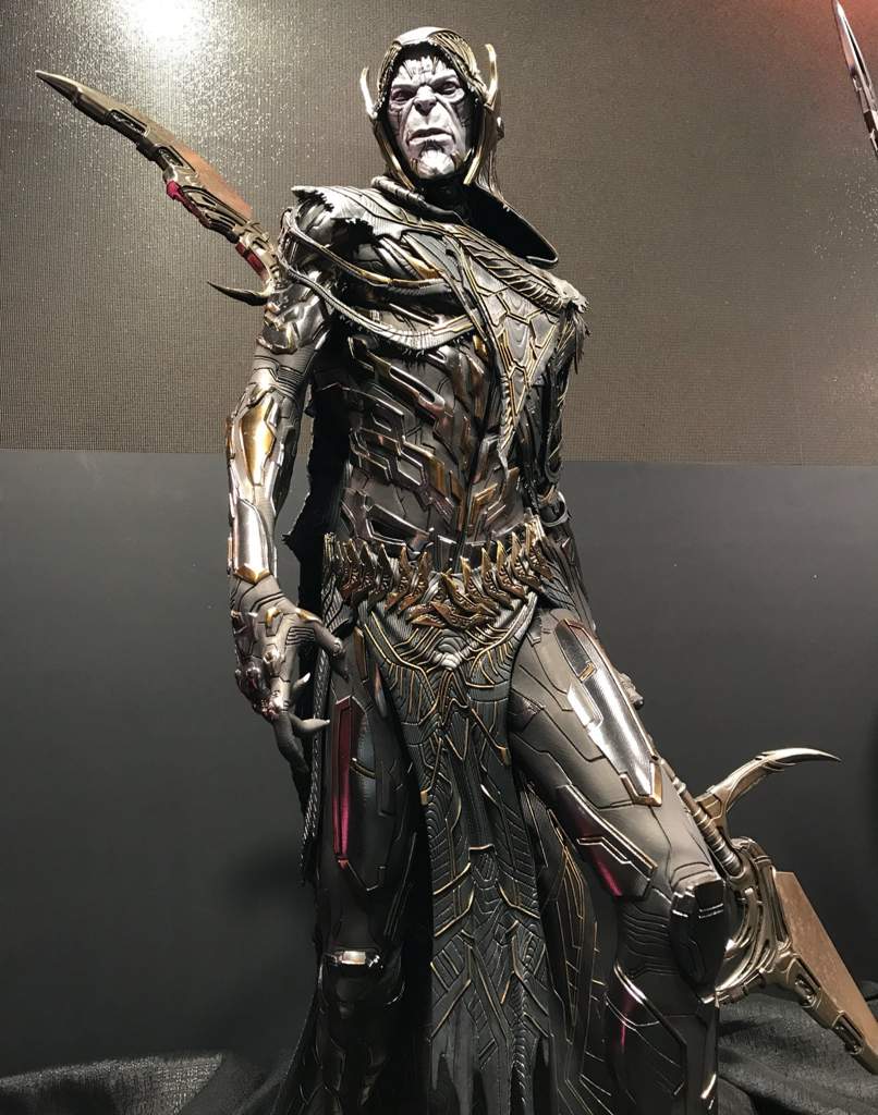 iron studios corvus glaive