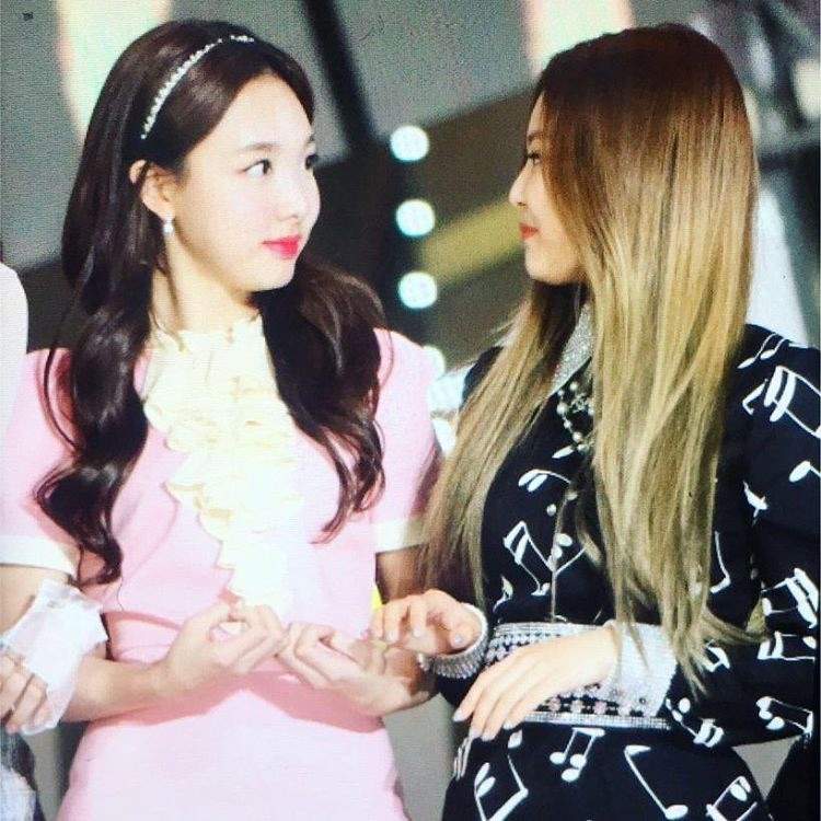 Twice Nayeon and Jeongyeon confirmed to be dating, Nayeon soon cheats ...