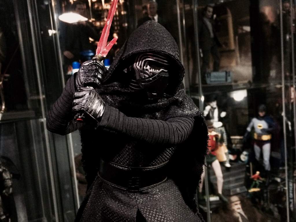 hot toys kylo