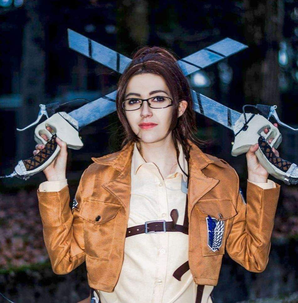 Hanji Zoe Wiki Attack On Titan Amino