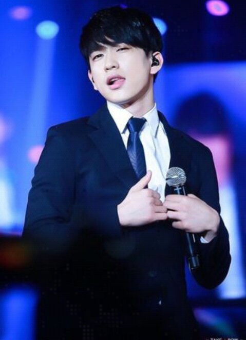 Jinyoung In Suits | GOT7 Amino