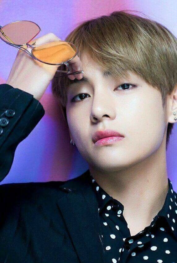 King Taehyung... | Kim Taehyung Amino