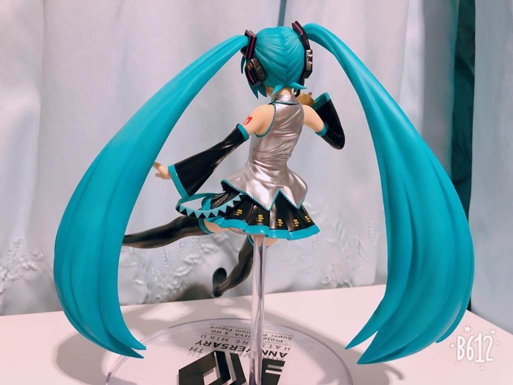 10th anniversary miku figure