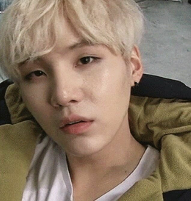 Especial fotos de Yoongi cabello Rubio | •Min YoonGi || Amino• Amino