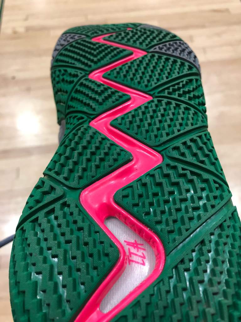 kyrie 4 performance review