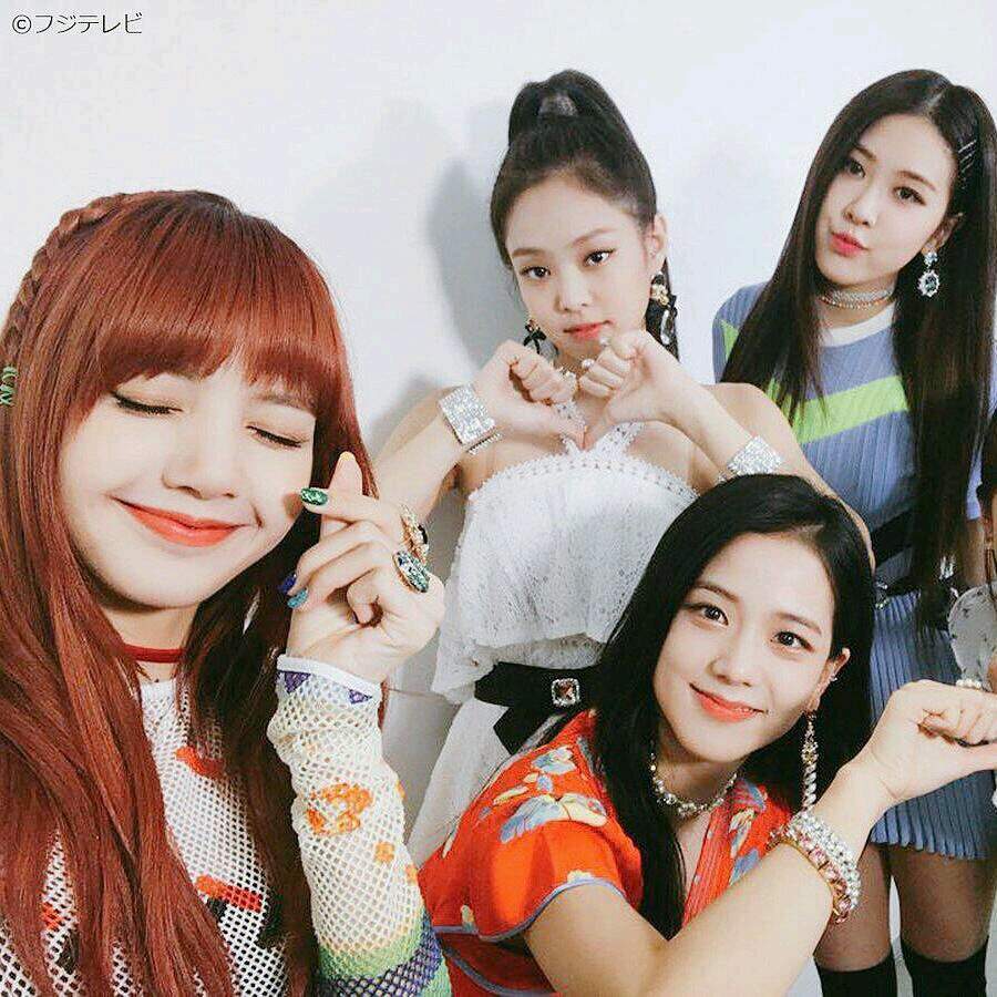 Cute blackpink they look pretty but cute at the same time fighting ...