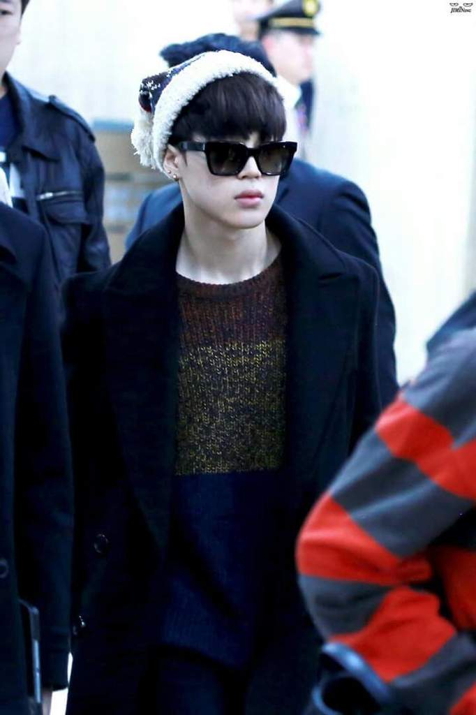 Jimin más lentes de sol y gorro = un amor💖 | ARMY's Amino Amino