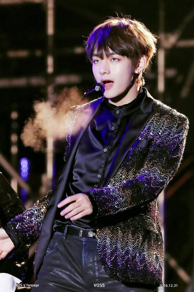 BTS V Sexy Performances Photos | ARMY's Amino