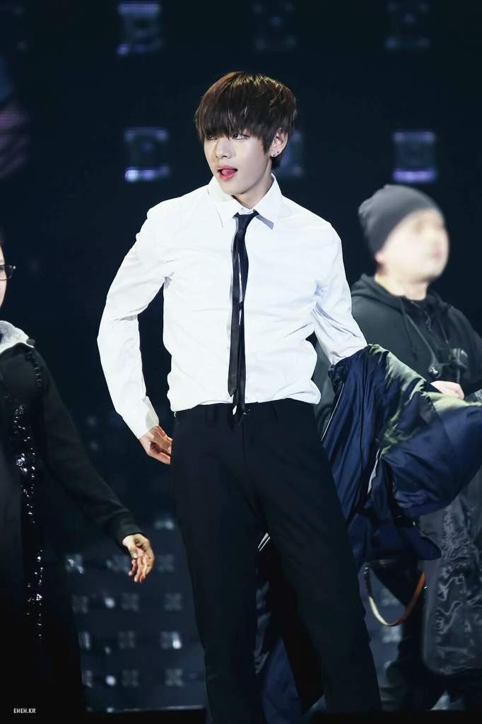 BTS V Sexy Performances Photos | ARMY's Amino