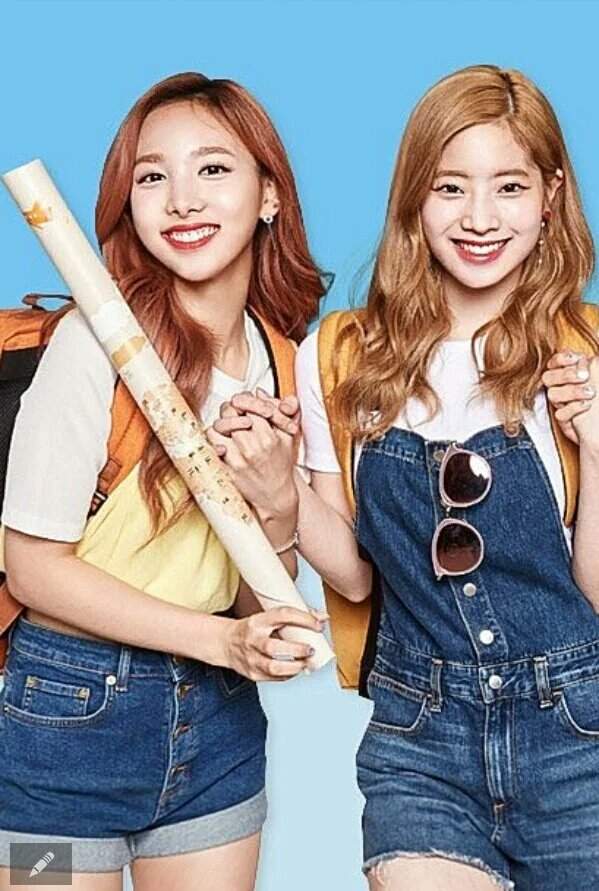 Fans Notice Something Shocking When Comparing Nayeon And Dahyun S Hands Twice 트와이스 ㅤ Amino