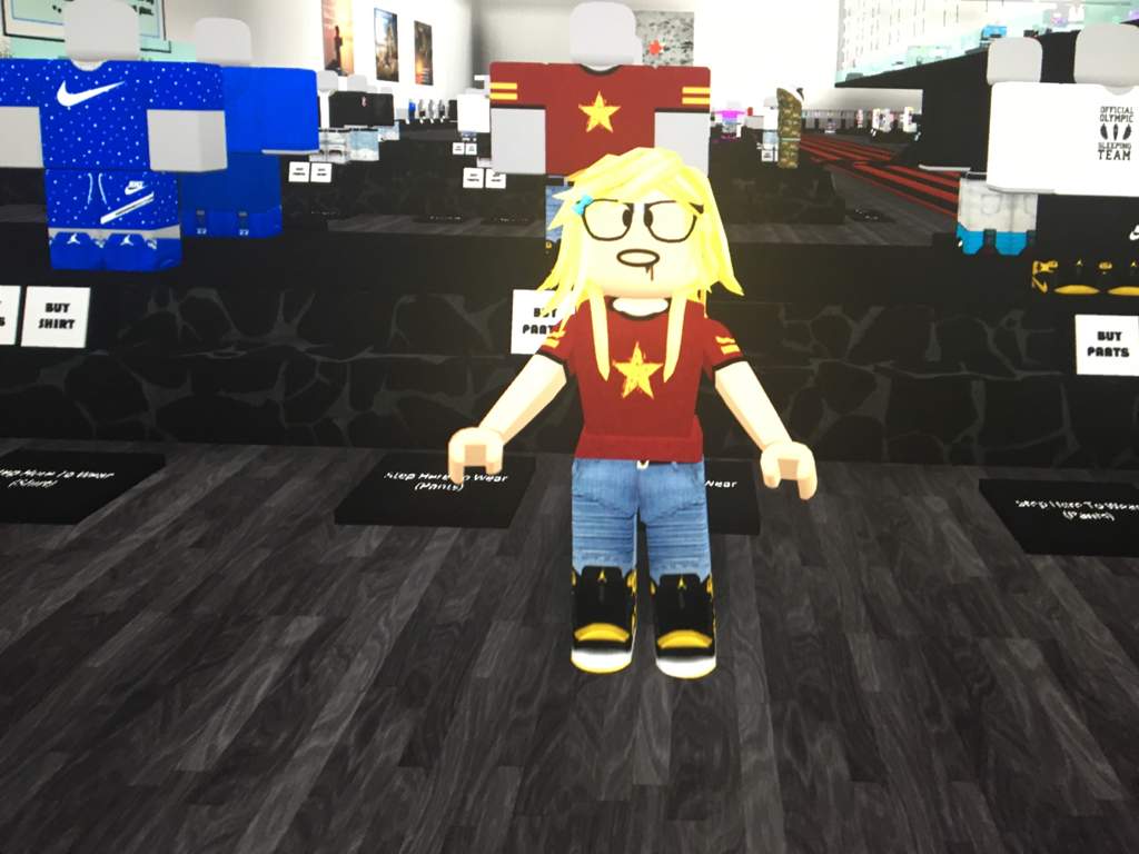 Judging Roblox Clothing 2 Roblox Amino - 16 staggering roblox clothes what oders wear