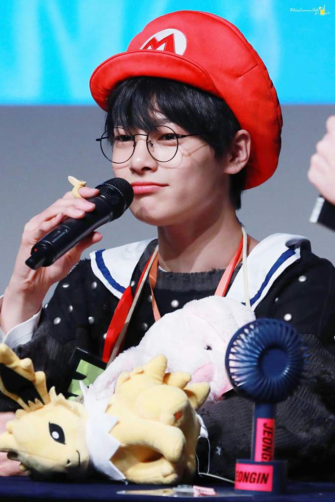 #180421 Stray kids Jeongin Fansign HD picture | Yang Jeongin (I.N) Amino