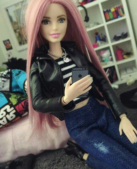 Cool Barbie | Barbie Amino