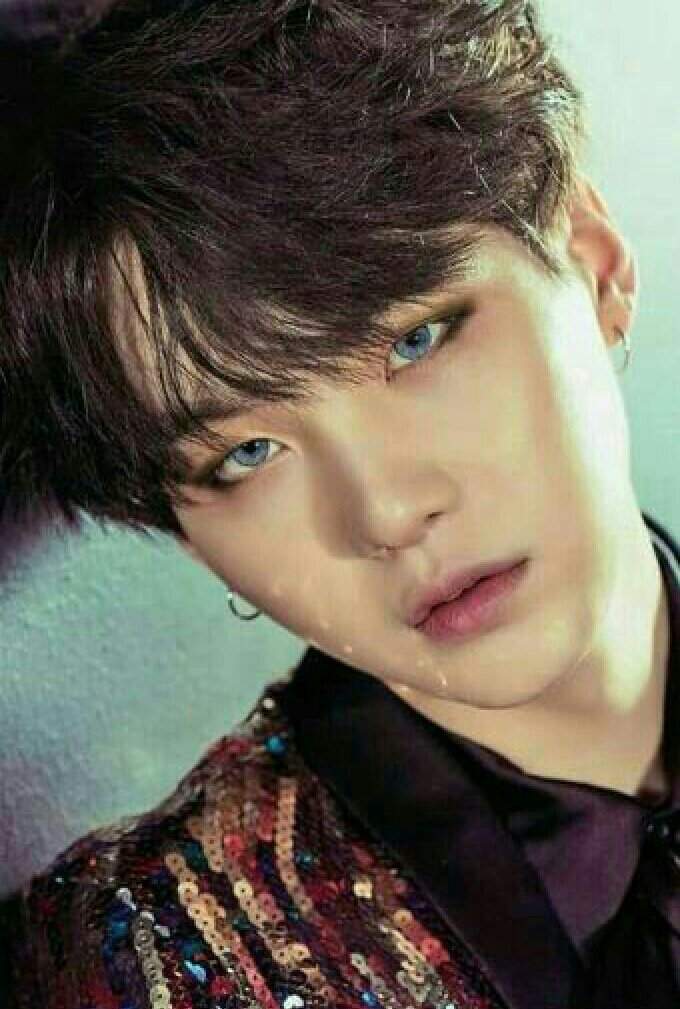 Kim Taehyung and his blue eyes 💙💙💙 | ARMY's Amino