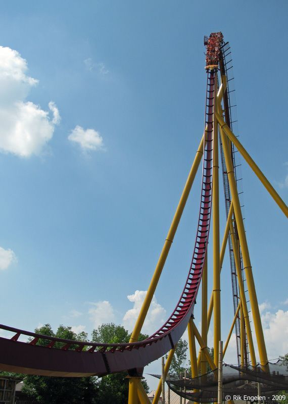 Cobra roll | Wiki | Rollercoaster Enthusiasts🎢 Amino