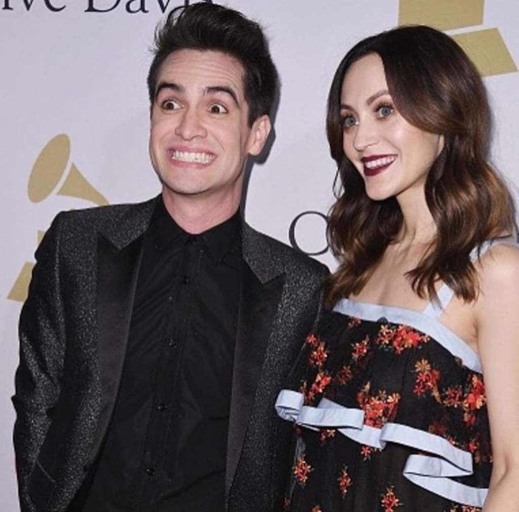 Sarah Urie | Wiki | Clique Amino