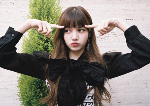 HOLD UP. Where are Lisa's bangs!!? | Lalisa Manoban Amino