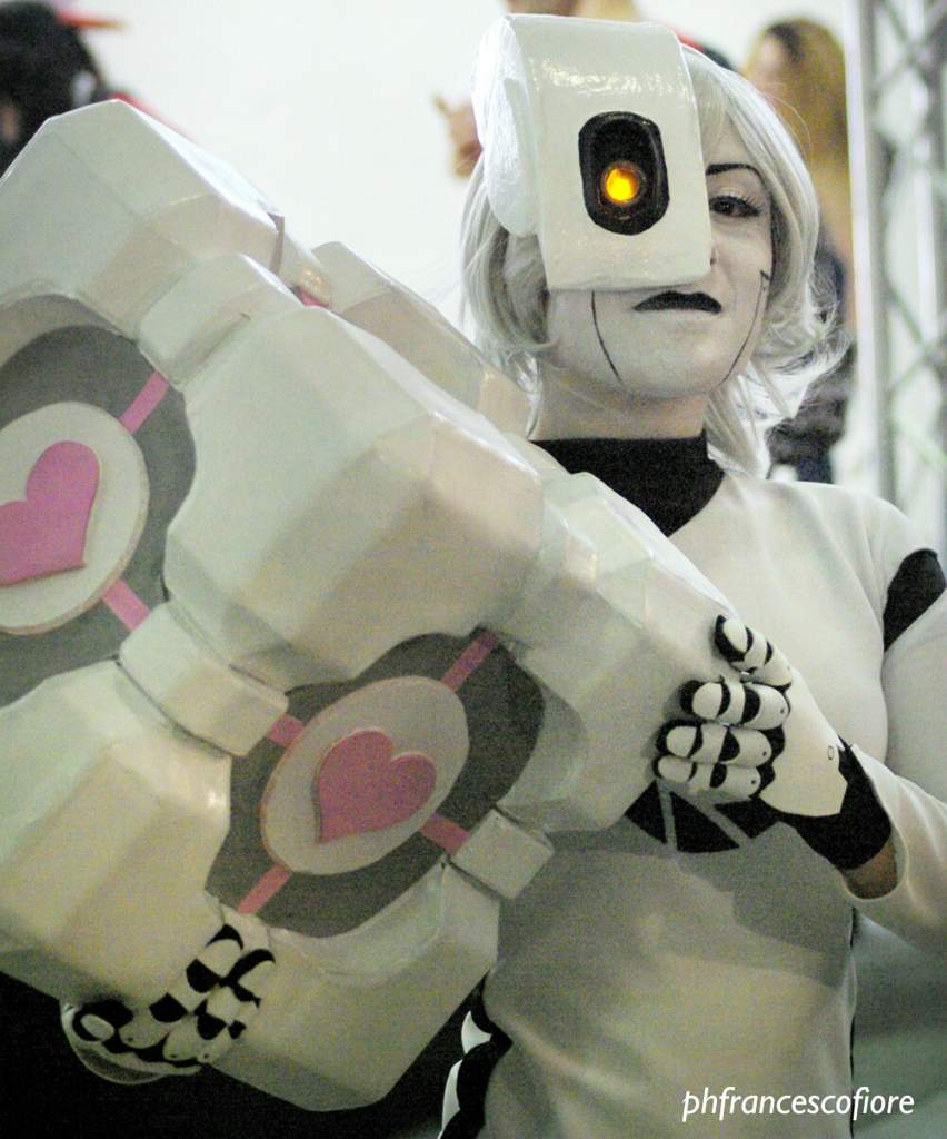 Glados + Companion Cube - Naples Comicon 2018 