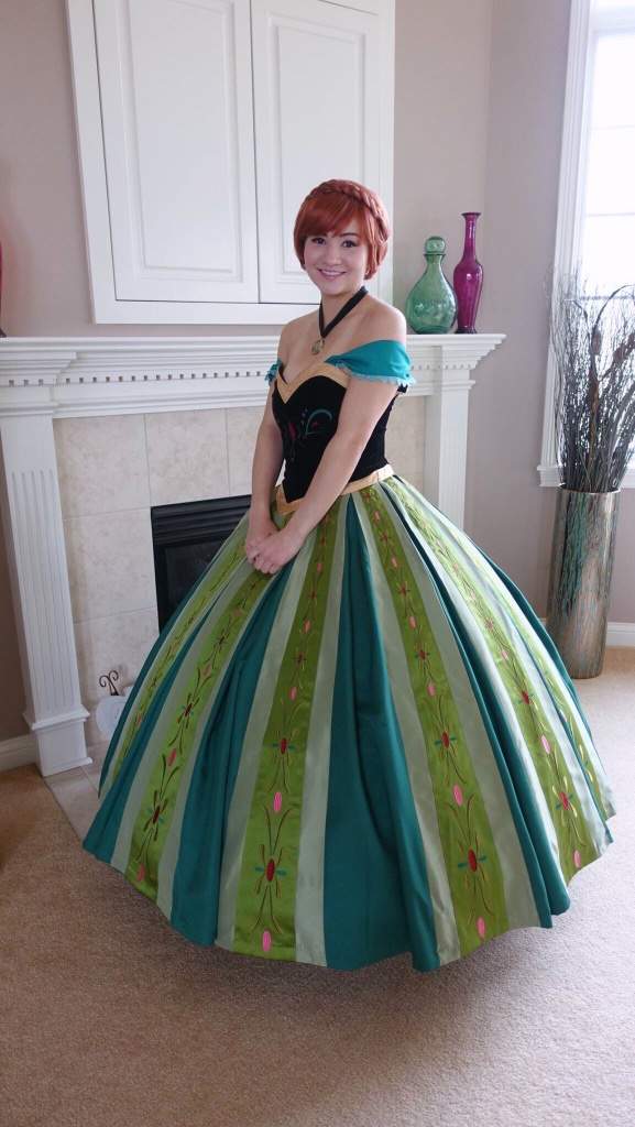 frozen cosplay anna