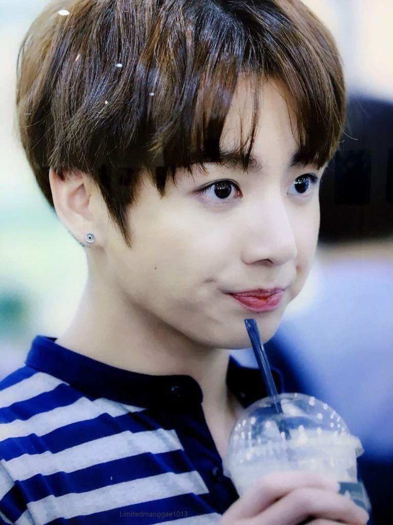 30 Day BTS Challenge: Day 23- Jungkook Drinking | ARMY's Amino