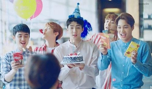 Happy Birthday Baekhyun Exo Members Singing Happy Birthday Song Cute Exo ì—'ì†Œ Amino