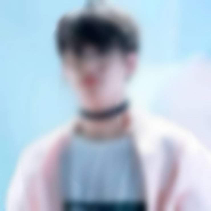 Can you guess the blurry BTS member? | ARMY's Amino