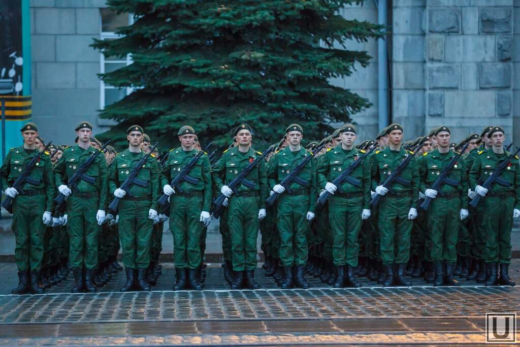 Строй картинки. Шеренга солдат. Солдаты в строю плац. Строй солдат. Армия.