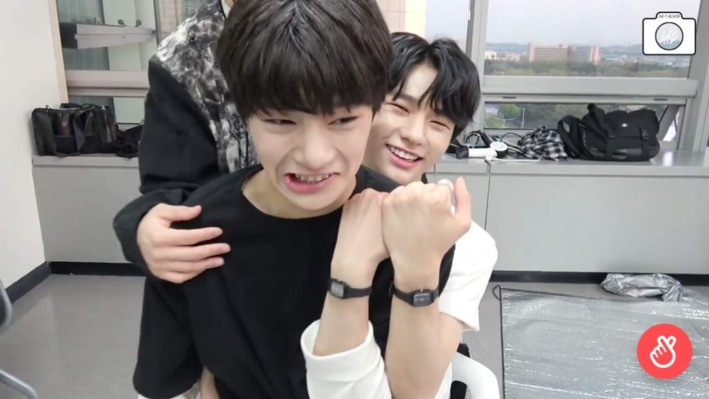 Hasil gambar untuk hyunjin felix
