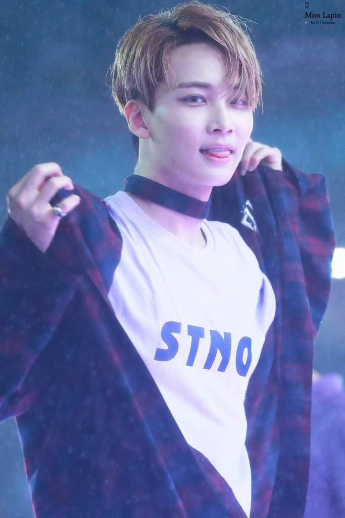 Jeonghan tongue again lol 💕 | Carat 캐럿 Amino