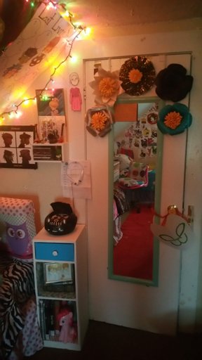 Here my room, my room is full of gorillaz stuff sbwb | Gorillaz Amino