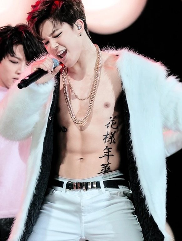 21 Heart-Stopping Times BTS Members Revealed Their Rock-Hard ABS | Jung