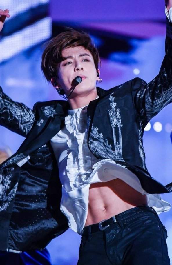 Heart Stopping Times BTS Members Revealed Their Rock Hard ABS Jung Hoseok J Hope Amino