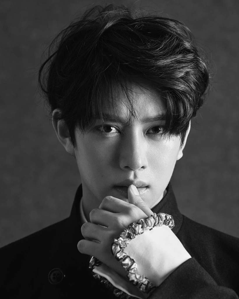 ملوك الوضعيات الثابتة K Pop كيبوب Amino