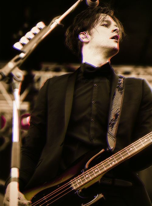 Dallon Weekes | Wiki | IDKHBTFM •Español• Amino