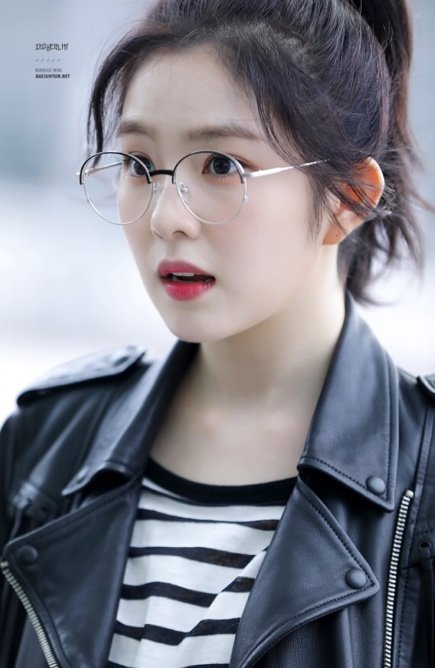 Irene With Glasses💛👓 Red Velvet Amino 8023