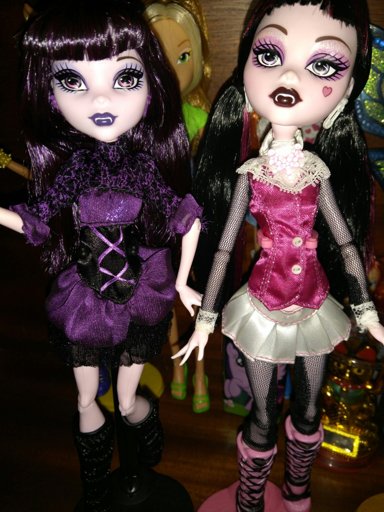 Draculaura and Elissabat Basic and mini Catrine | Monster High Amino! Amino