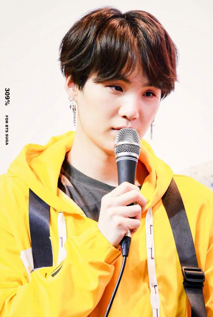 [ÁLBUM] Suga durante o fansing em Hondae - 03.06.18 | ARMY-BR Amino