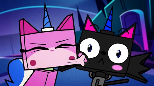 Unikitty kissing at with unixtra (in spooky game) | Unikitty! Amino