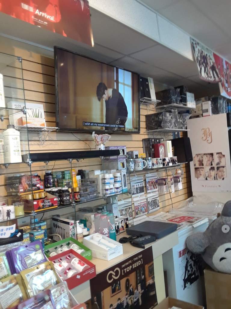 My experience at 2 kpop stores! ARMY's Amino