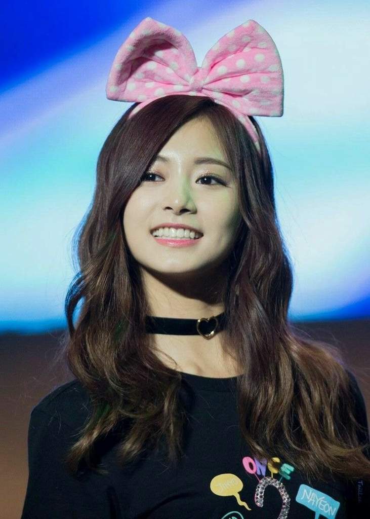 Day 17 - Tzuyu in black | Twice (트와이스)ㅤ Amino